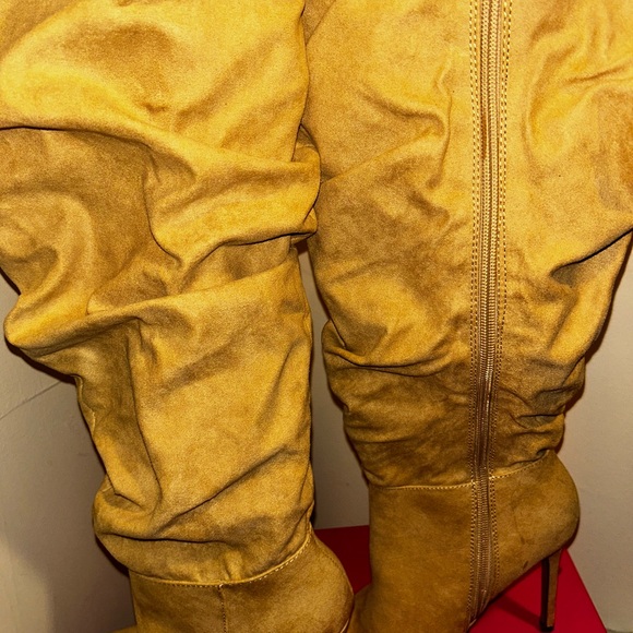 Shoedazzle Michea High Stiletto heel Boots. Size 7 in women. Beige - Picture 5 of 10